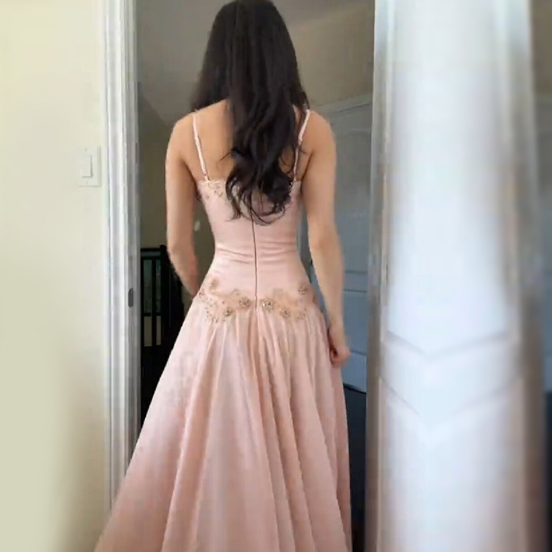 ชุดเดรสยาวสีชมพูแบบไร้สายรัดไห - Women Formal Wear Dress บทวิจารณ์และราคา